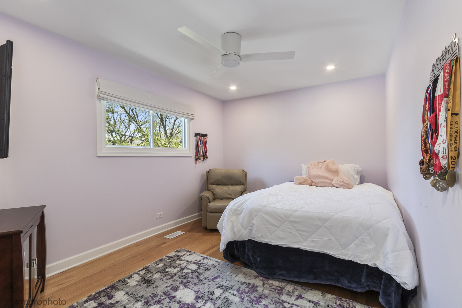 901 Crestfield Avenue, Libertyville, IL 60048