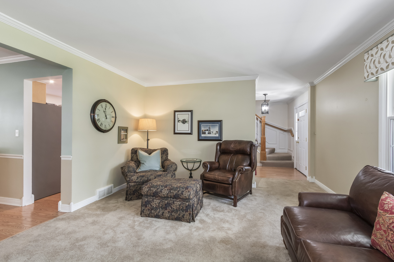 901 Crestfield Avenue, Libertyville, IL 60048