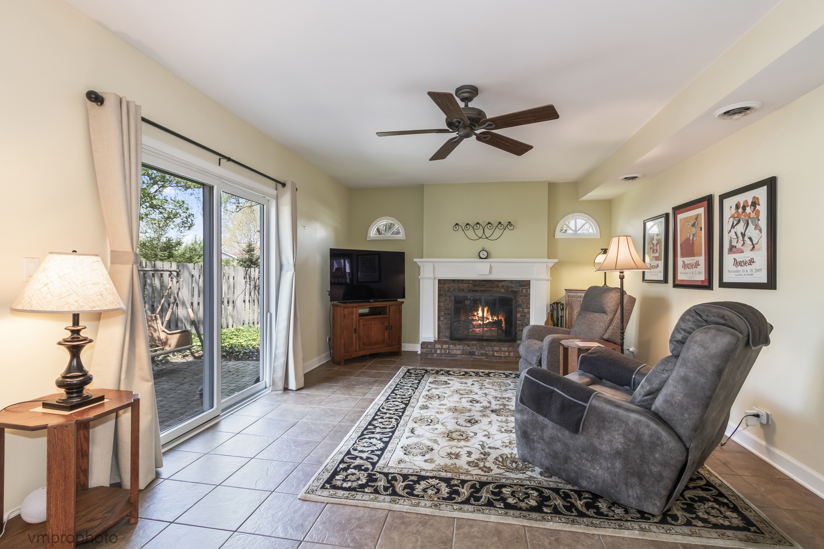 901 Crestfield Avenue, Libertyville, IL 60048