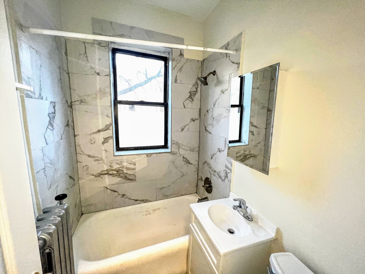 839 W Sheridan Road #421, Chicago, IL 60613