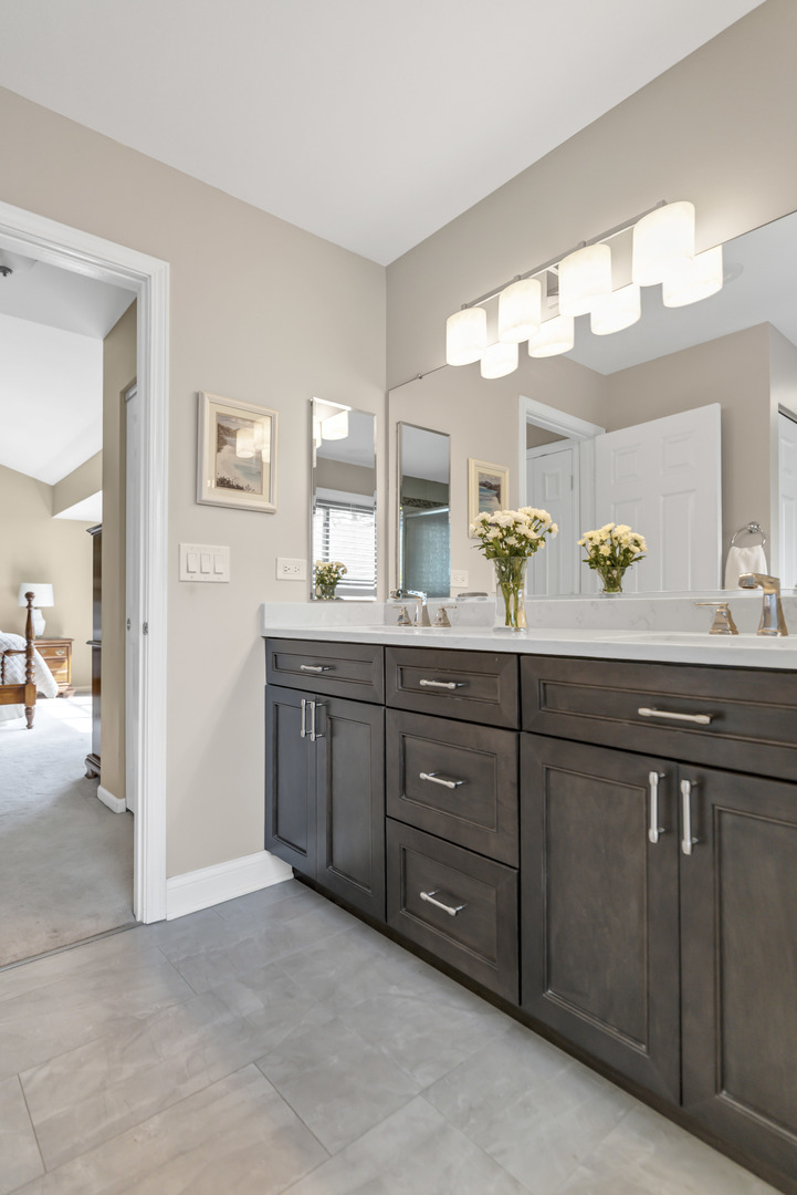 713 Hackberry Court, Bartlett, IL 60103