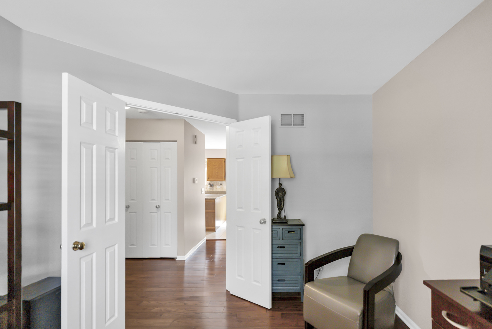 713 Hackberry Court, Bartlett, IL 60103