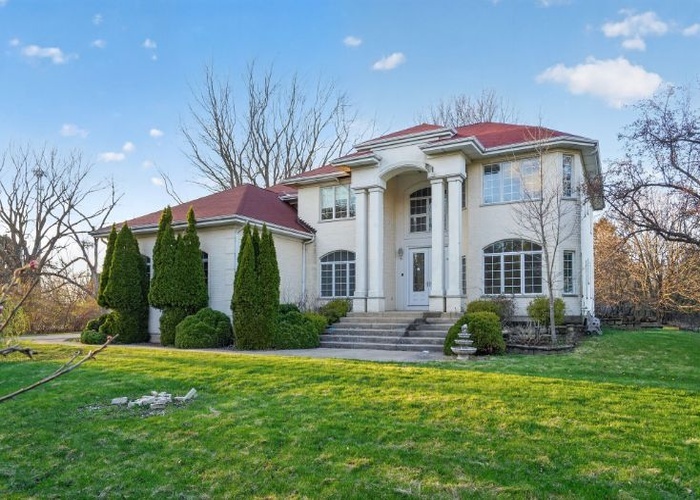 2113 Elgin Road, Barrington, IL 60010