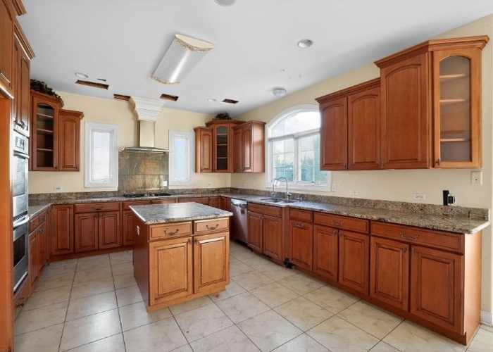 2113 Elgin Road, Barrington, IL 60010