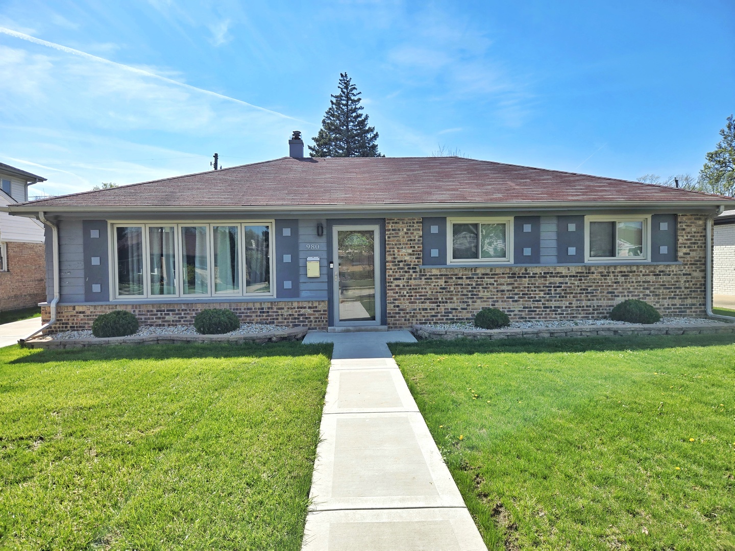980 W Grant Drive, Des Plaines, IL 60016