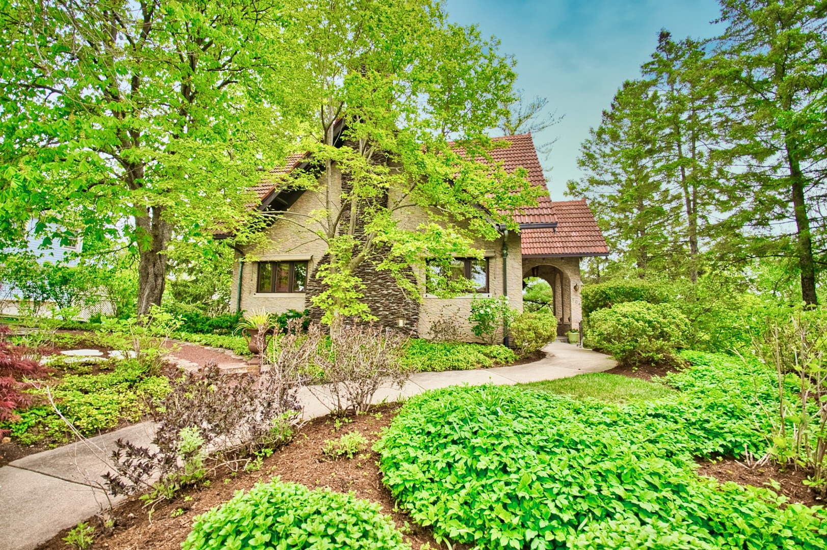 104 N Julian Street, Naperville, IL 60540