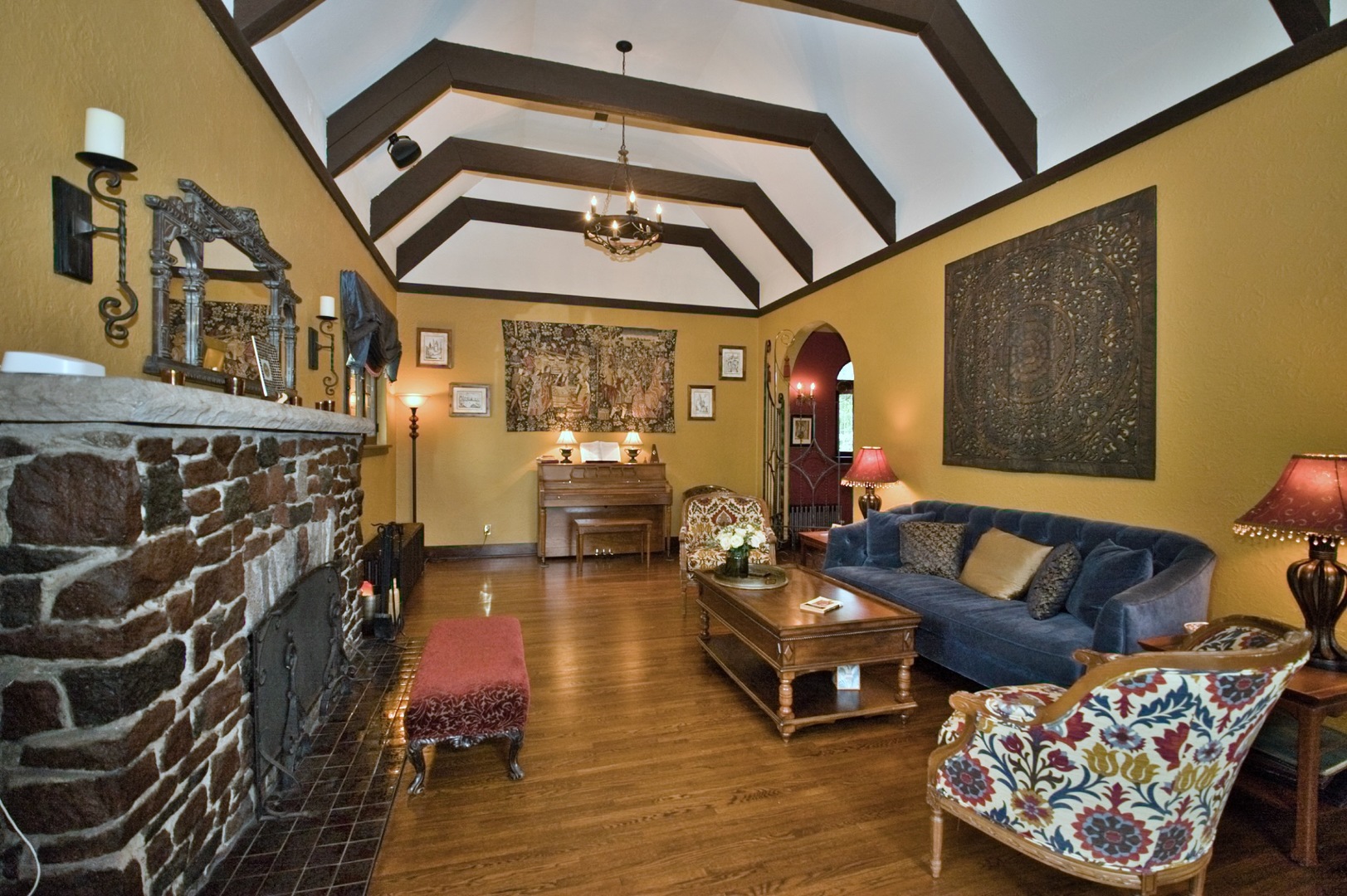 104 N Julian Street, Naperville, IL 60540