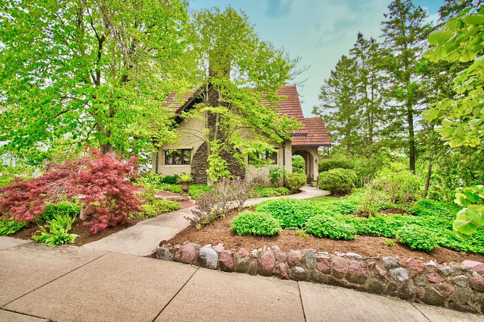 104 N Julian Street, Naperville, IL 60540