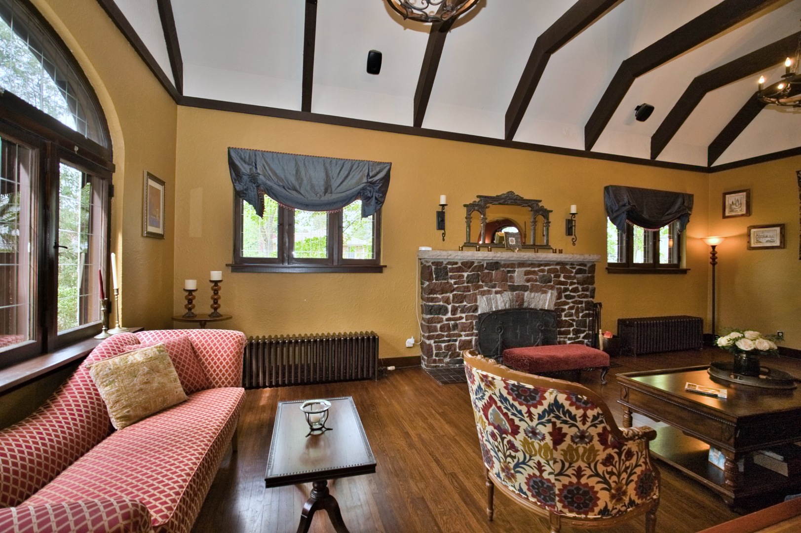 104 N Julian Street, Naperville, IL 60540