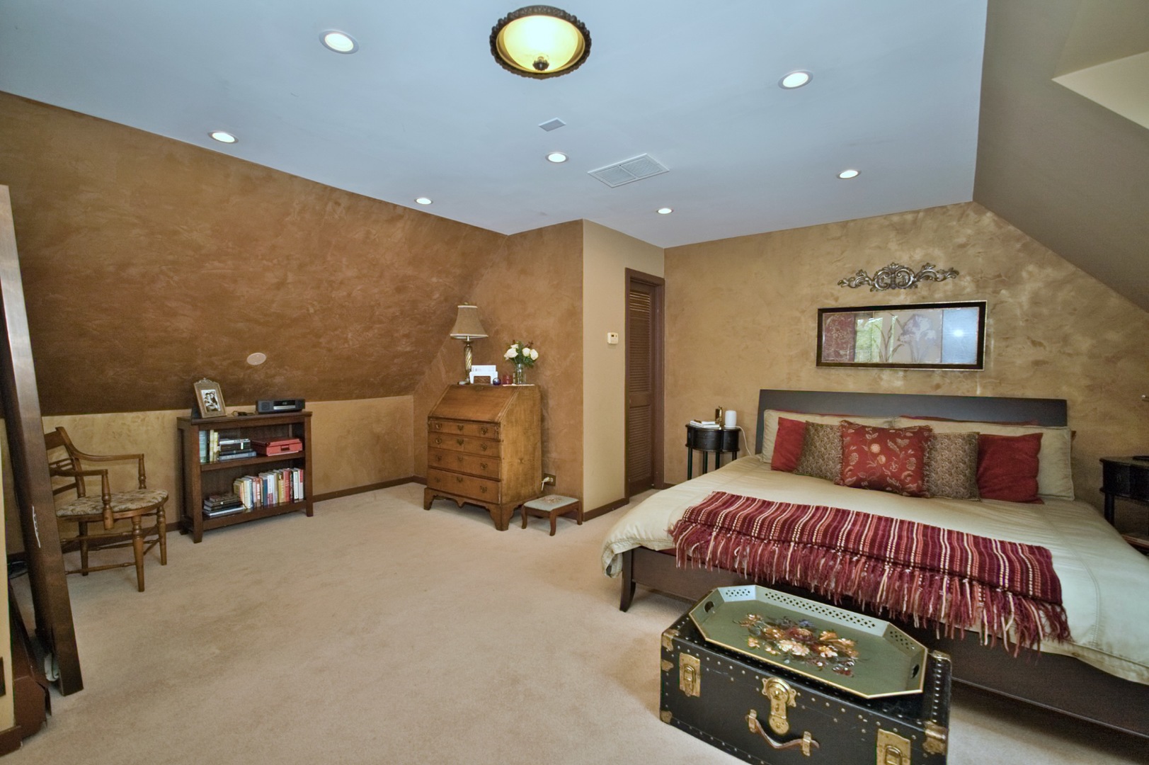 104 N Julian Street, Naperville, IL 60540