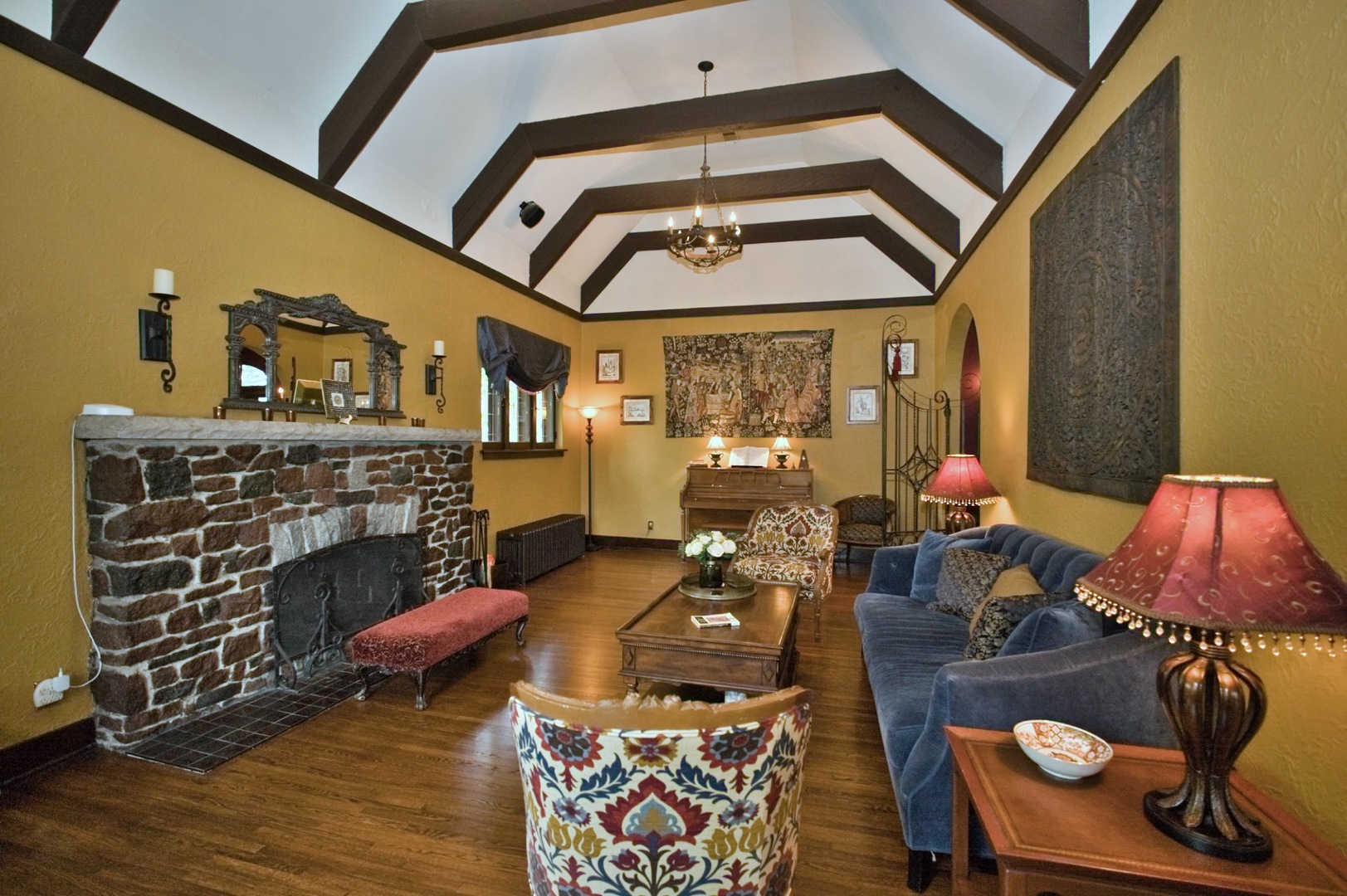 104 N Julian Street, Naperville, IL 60540