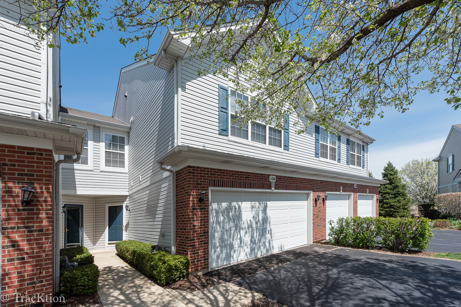 104 Concord Drive, Oswego, IL 60543