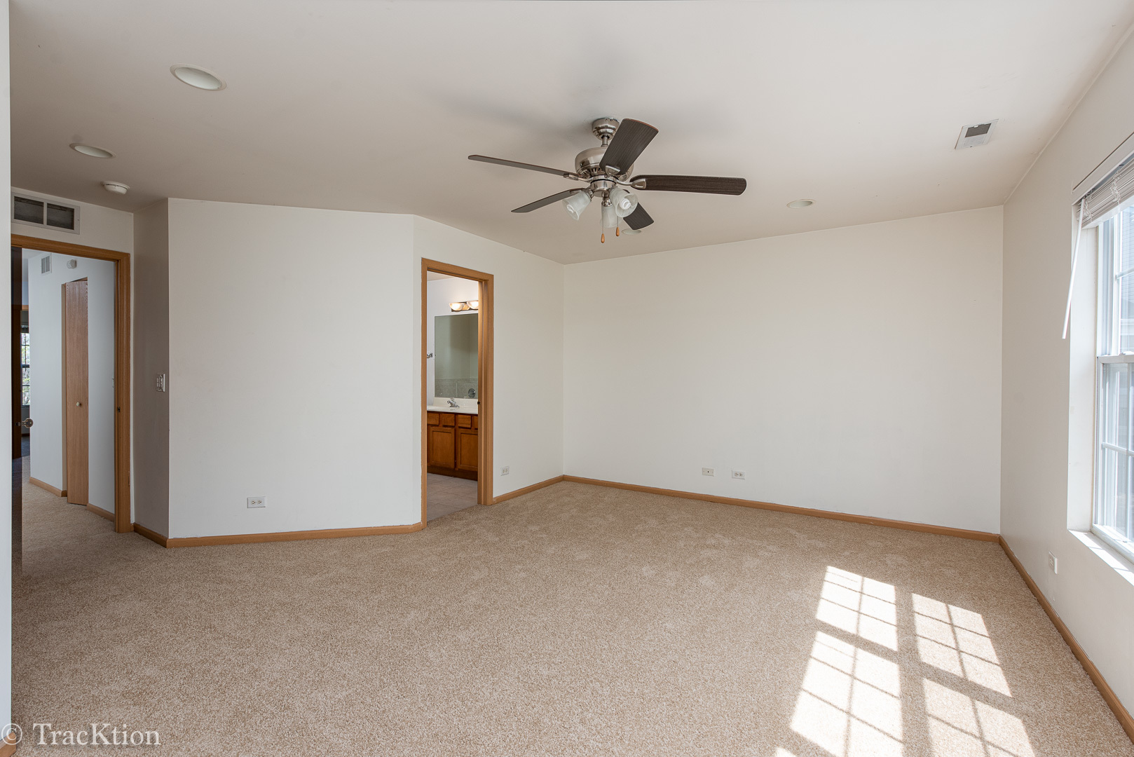 104 Concord Drive, Oswego, IL 60543