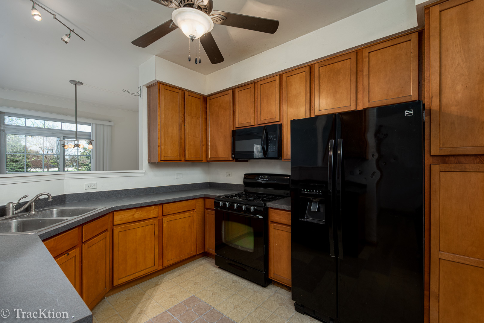 104 Concord Drive, Oswego, IL 60543