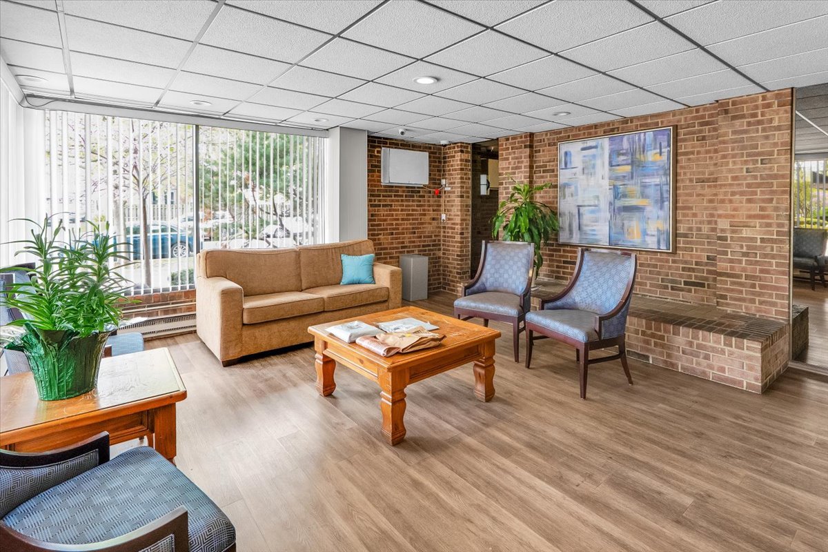 2333 N Neva Avenue #306C, Chicago, IL 60707