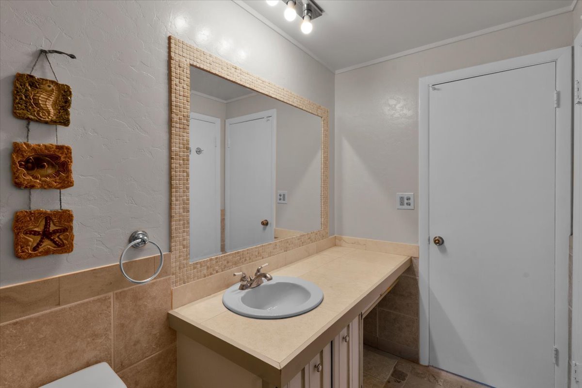 2333 N Neva Avenue #306C, Chicago, IL 60707