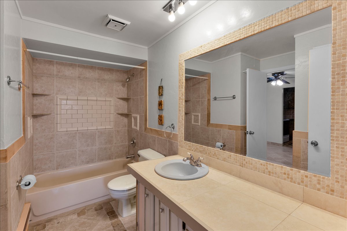 2333 N Neva Avenue #306C, Chicago, IL 60707