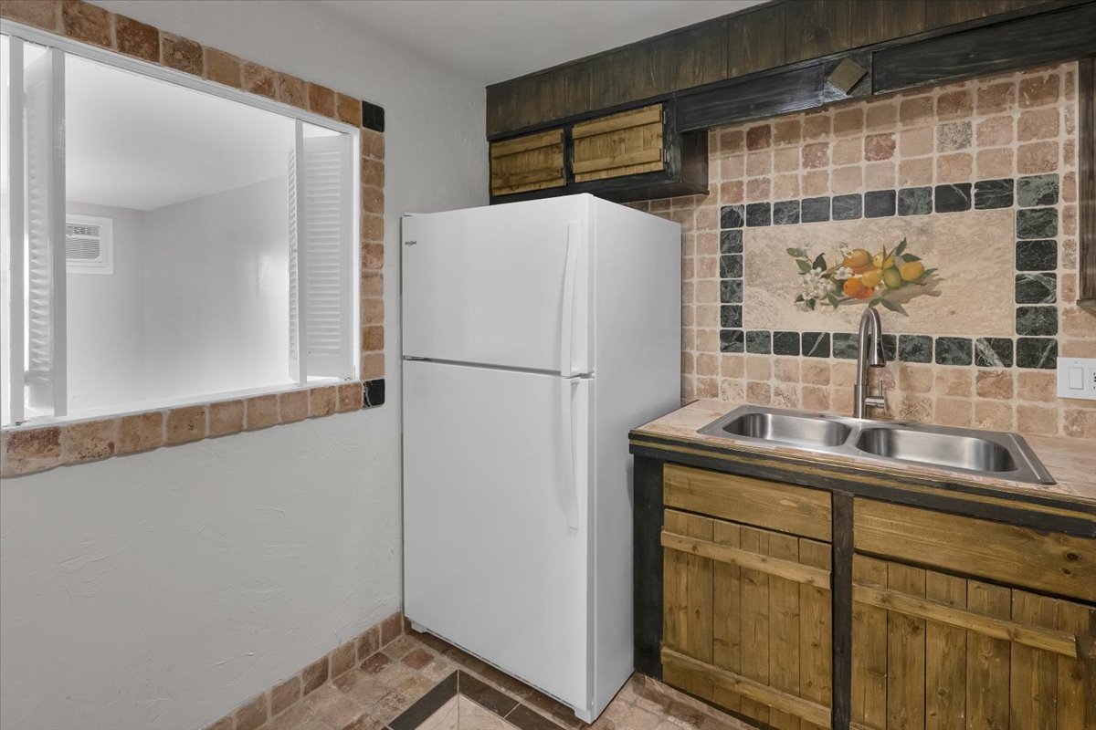 2333 N Neva Avenue #306C, Chicago, IL 60707