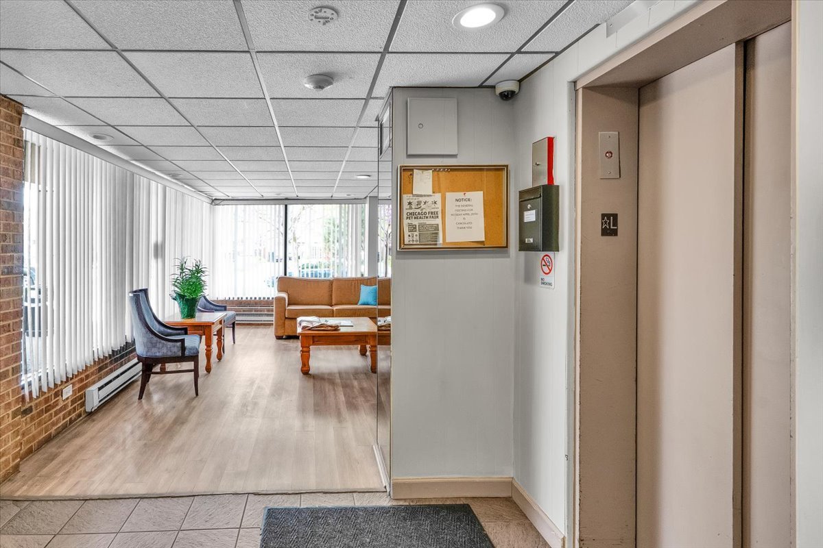 2333 N Neva Avenue #306C, Chicago, IL 60707