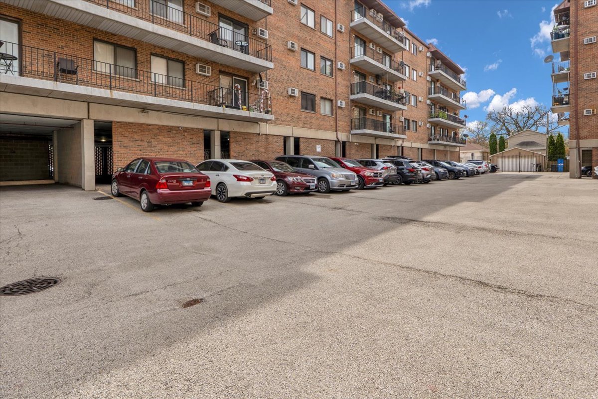 2333 N Neva Avenue #306C, Chicago, IL 60707