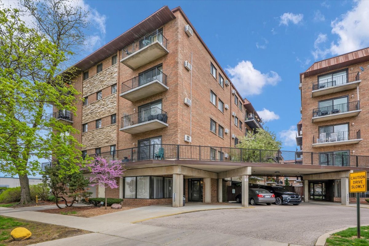 2333 N Neva Avenue #306C, Chicago, IL 60707