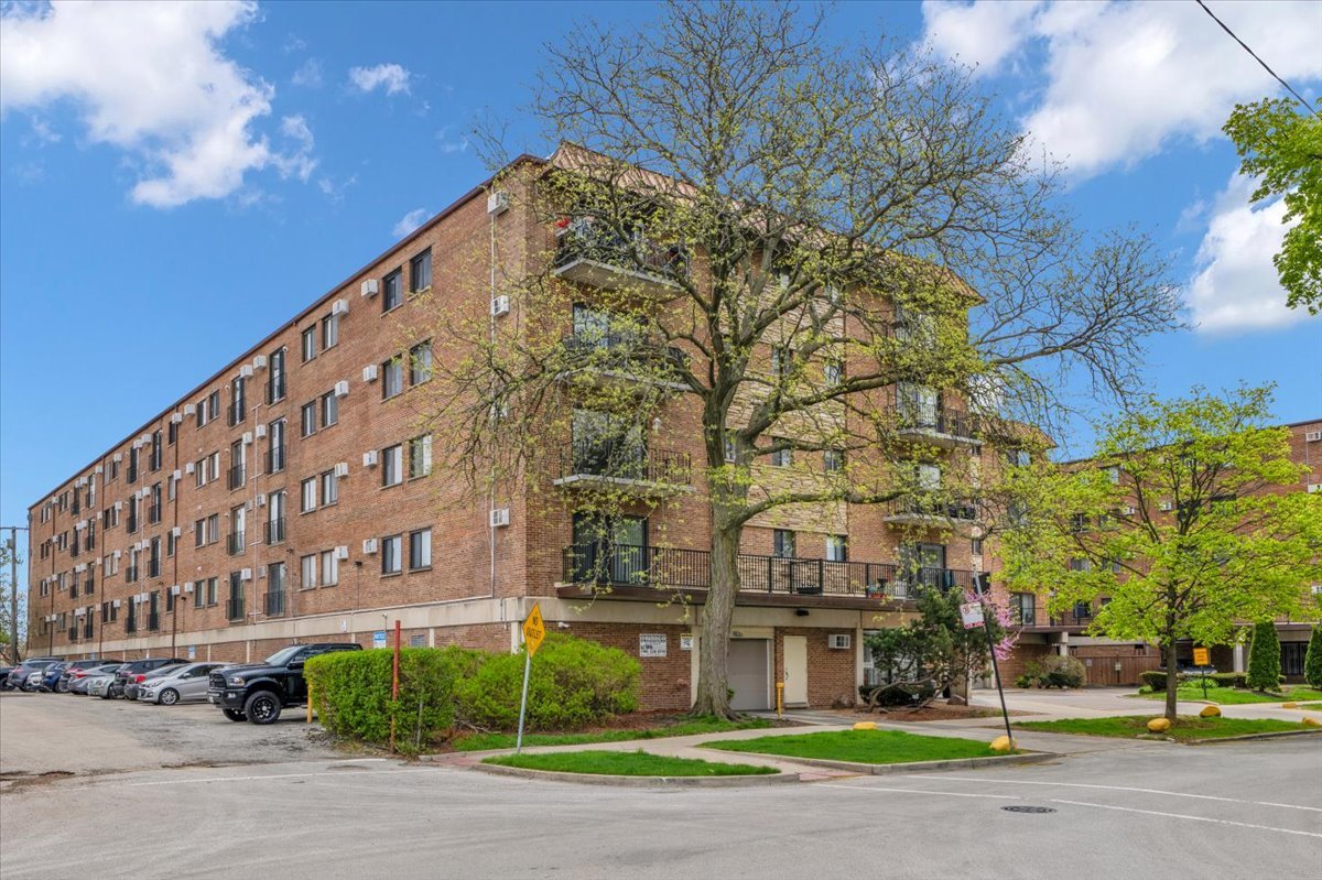 2333 N Neva Avenue #306C, Chicago, IL 60707