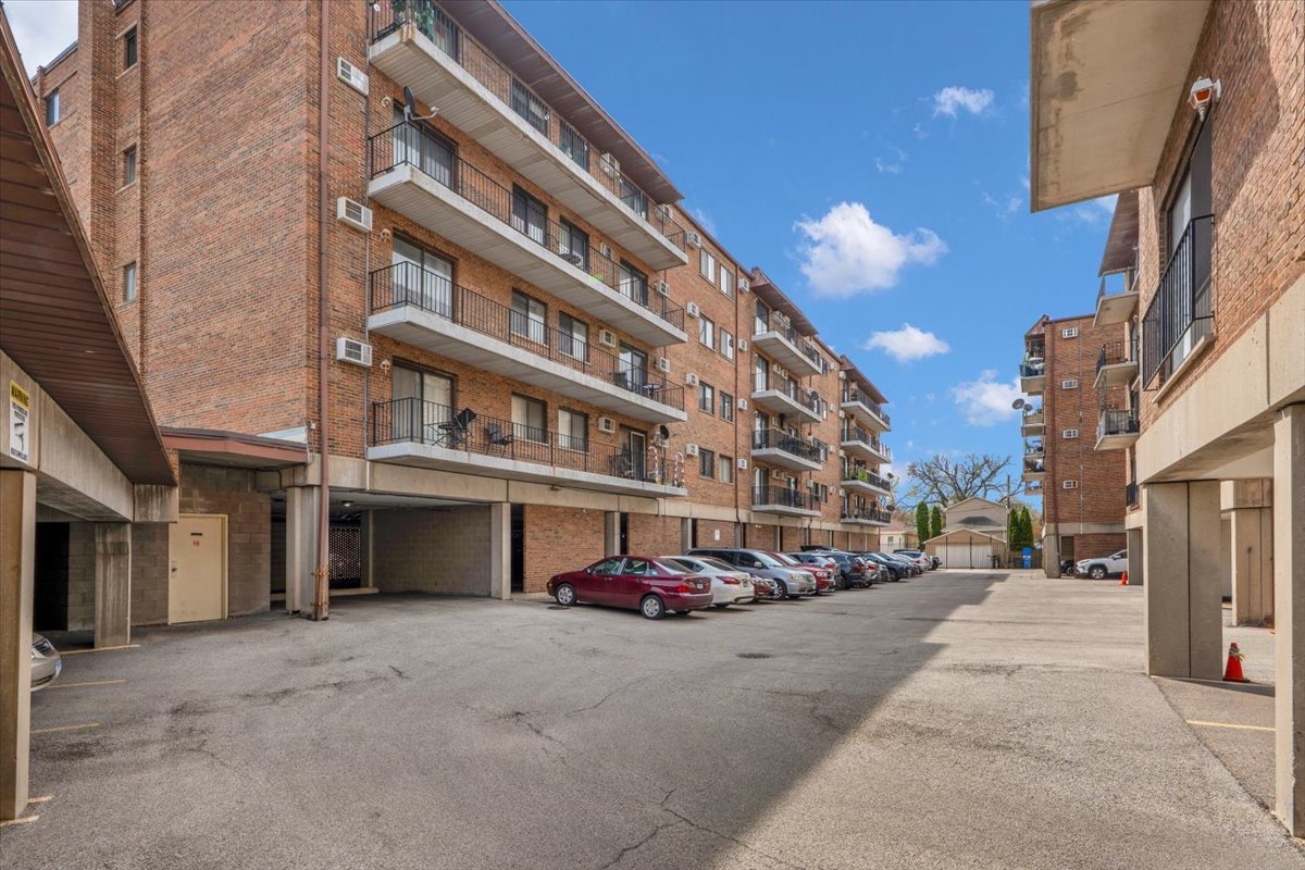2333 N Neva Avenue #306C, Chicago, IL 60707