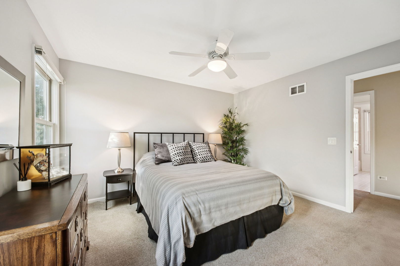 384 Whitney Drive, Barrington, IL 60010