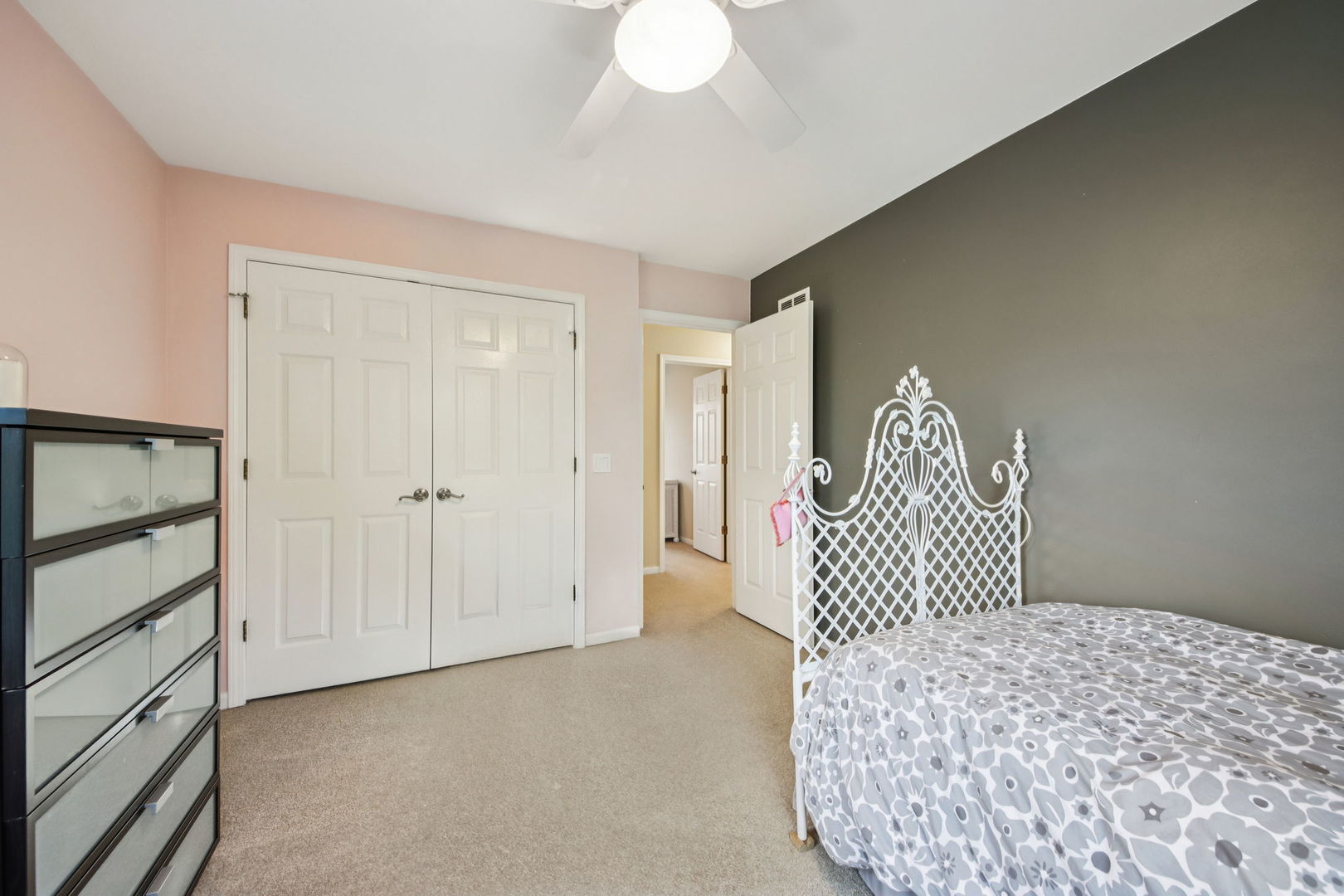 384 Whitney Drive, Barrington, IL 60010