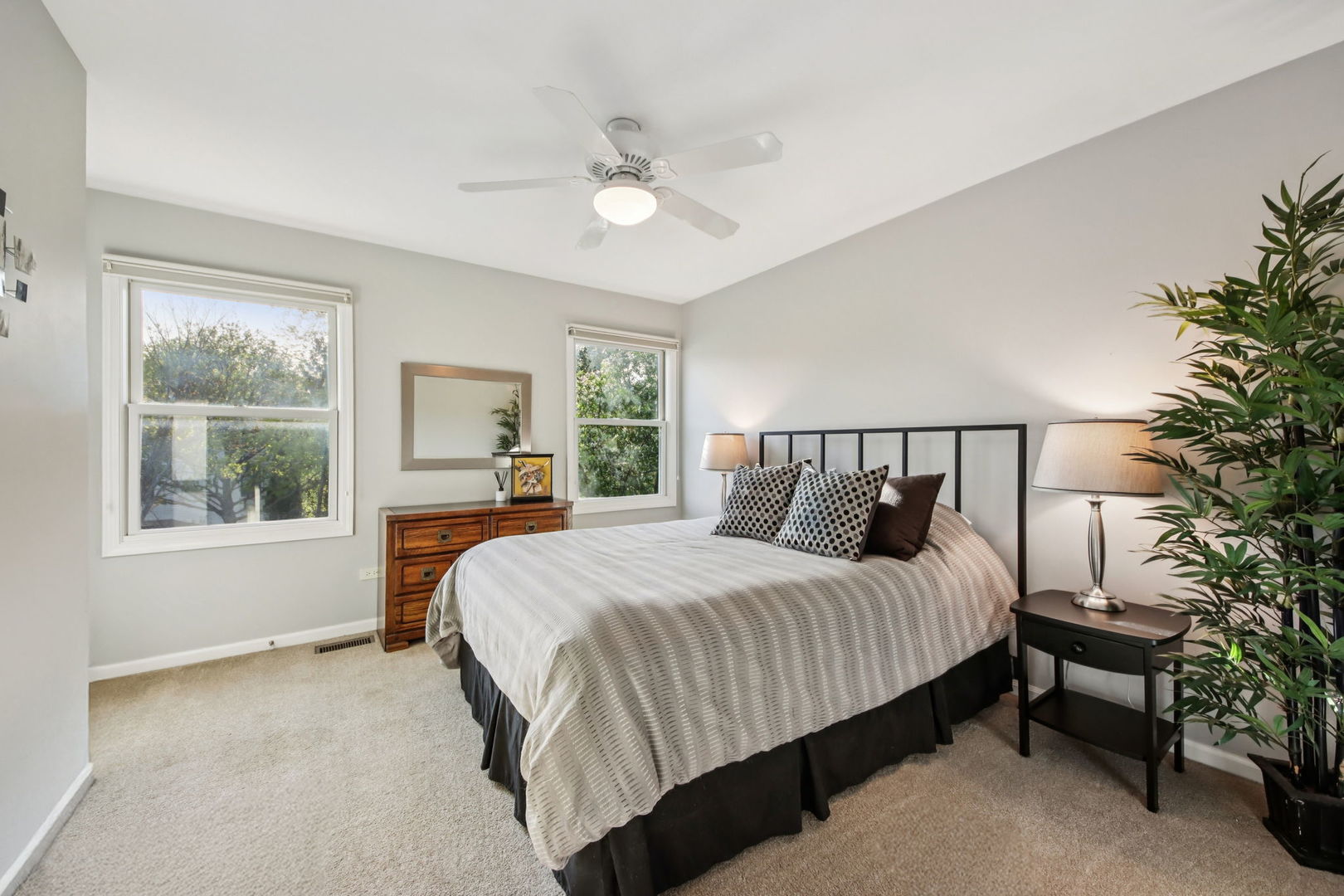 384 Whitney Drive, Barrington, IL 60010