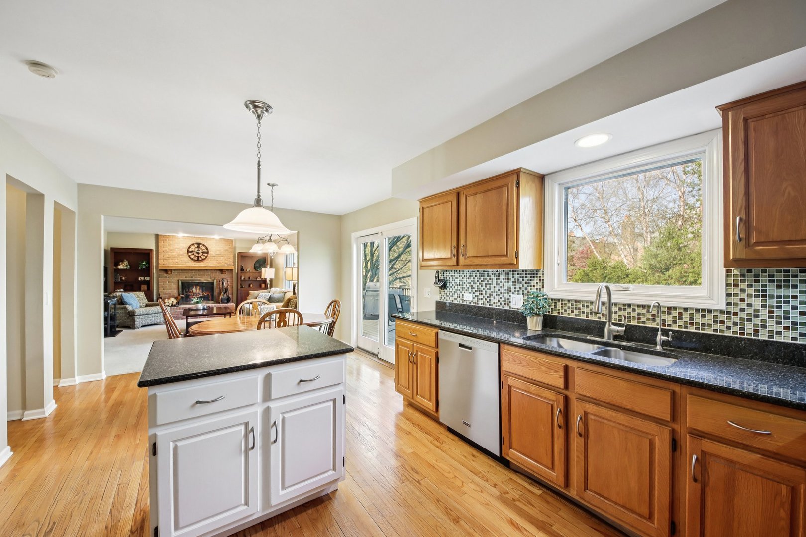 384 Whitney Drive, Barrington, IL 60010