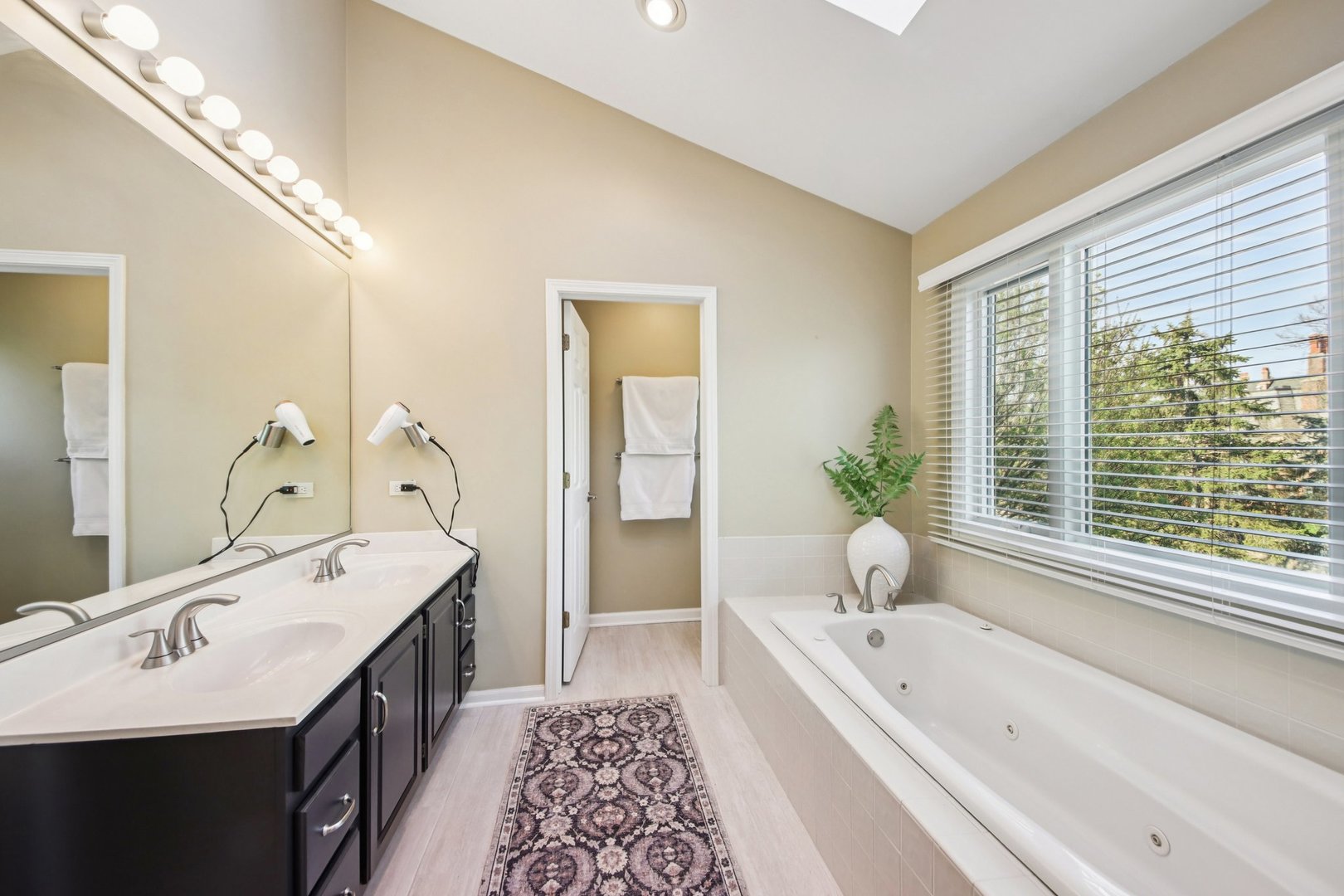 384 Whitney Drive, Barrington, IL 60010