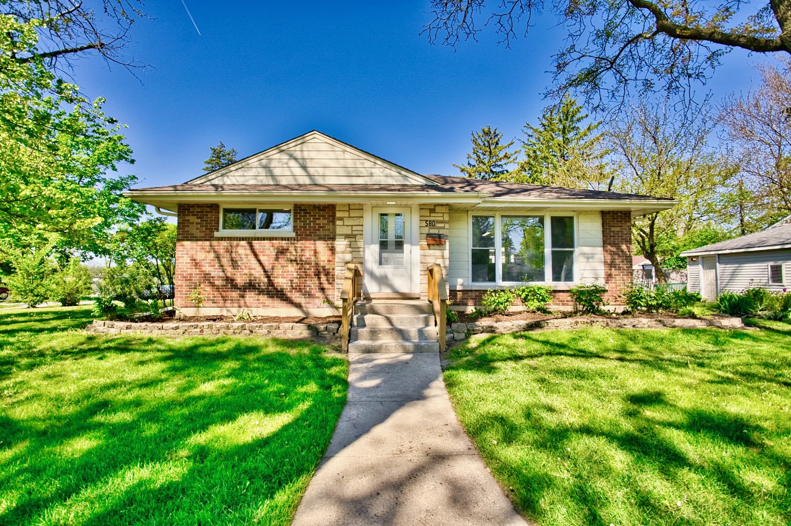 580 S Chase Avenue, Lombard, IL 60148