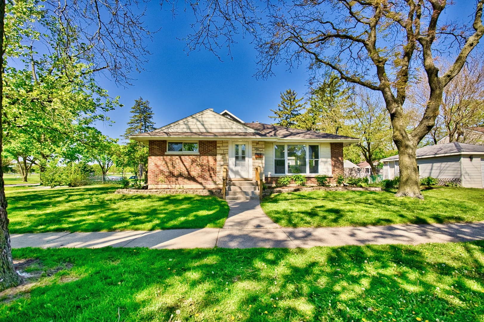 580 S Chase Avenue, Lombard, IL 60148