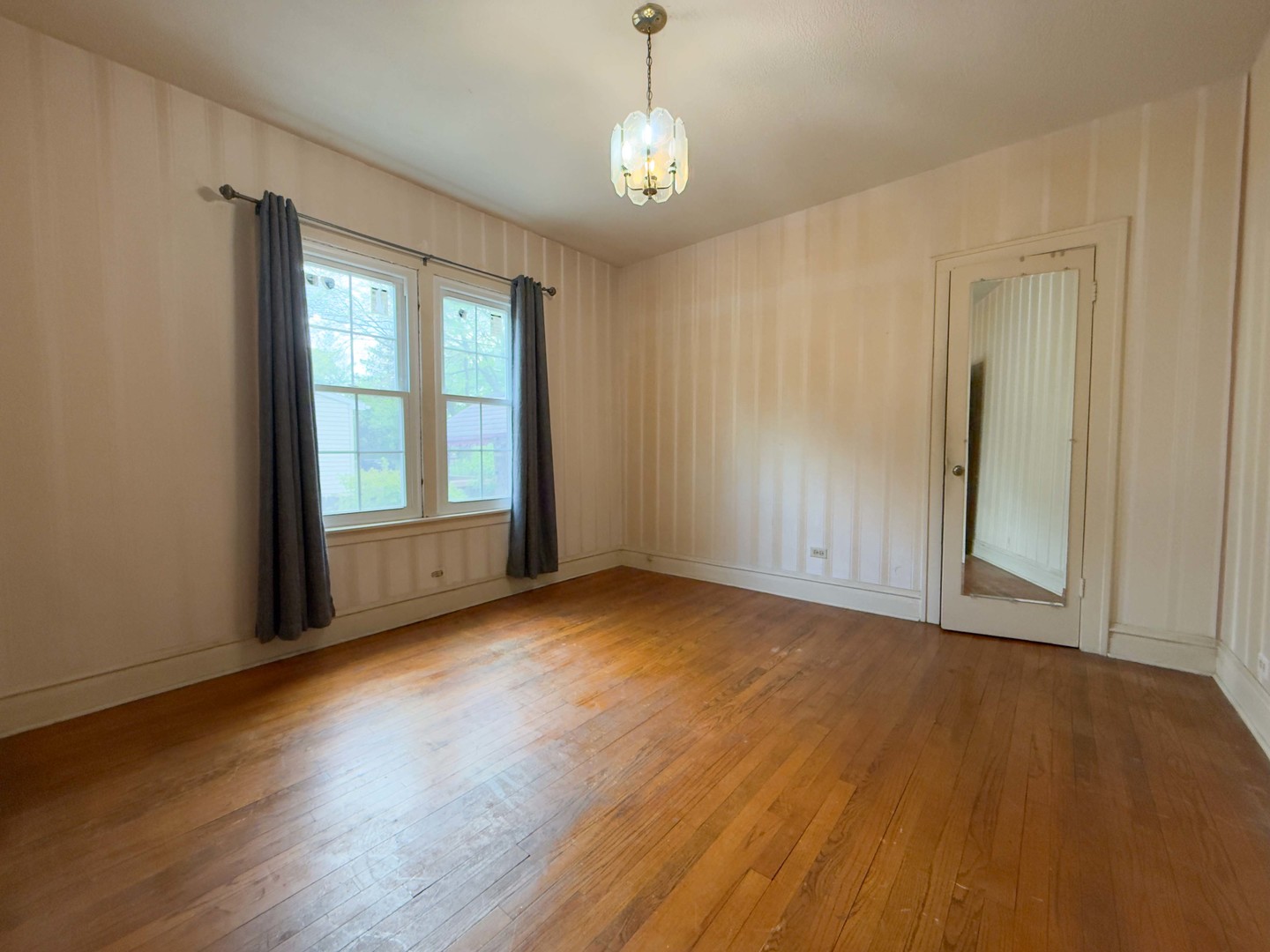 441 S Princeton Avenue, Villa Park, IL 60181