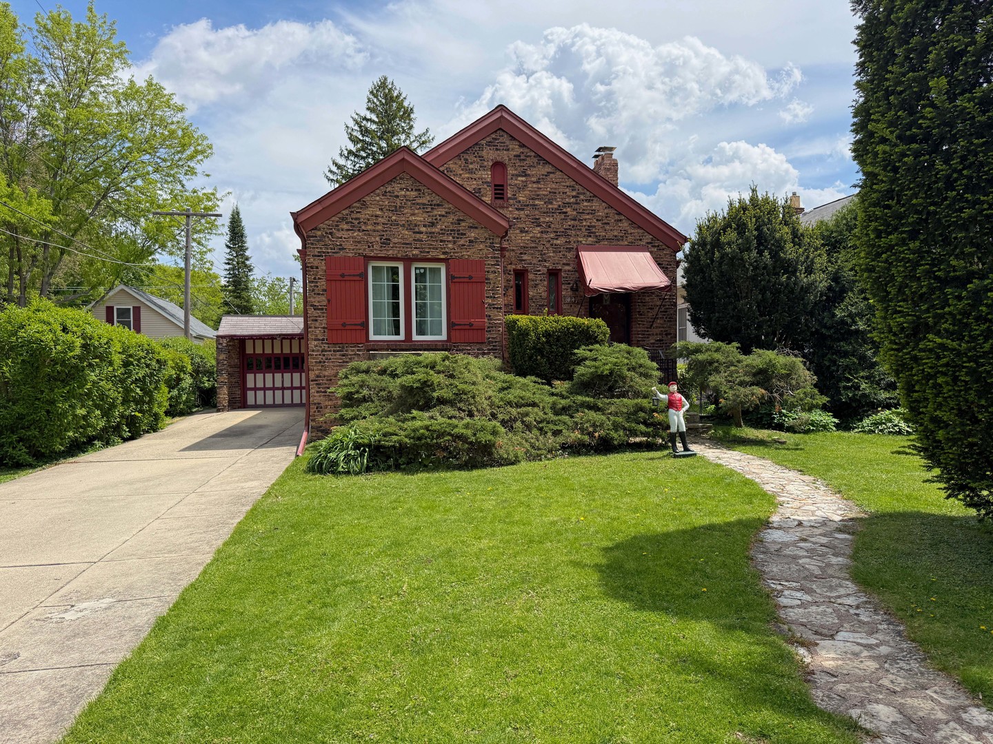 441 S Princeton Avenue, Villa Park, IL 60181
