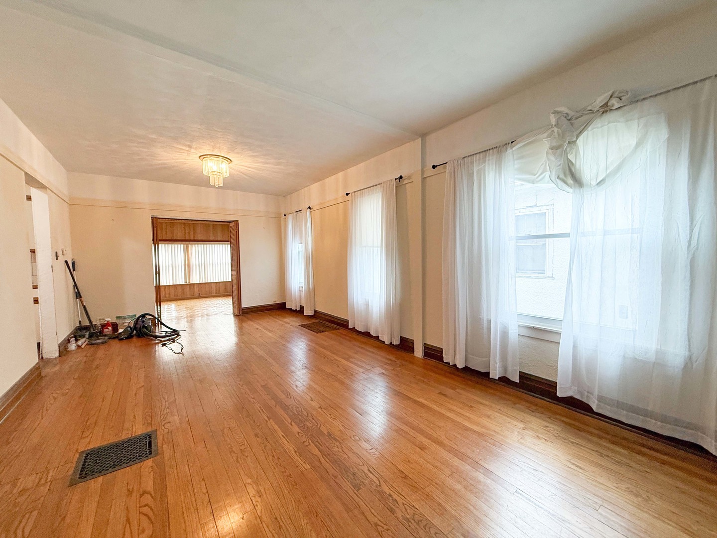 441 S Princeton Avenue, Villa Park, IL 60181