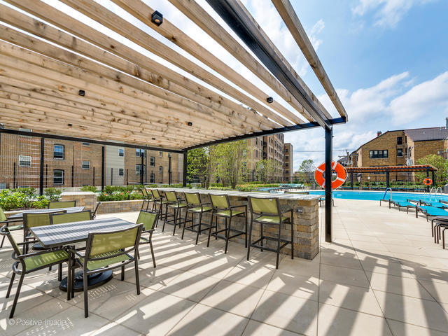 3930 N Pine Grove Avenue #514, Chicago, IL 60613