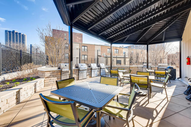 3930 N Pine Grove Avenue #514, Chicago, IL 60613