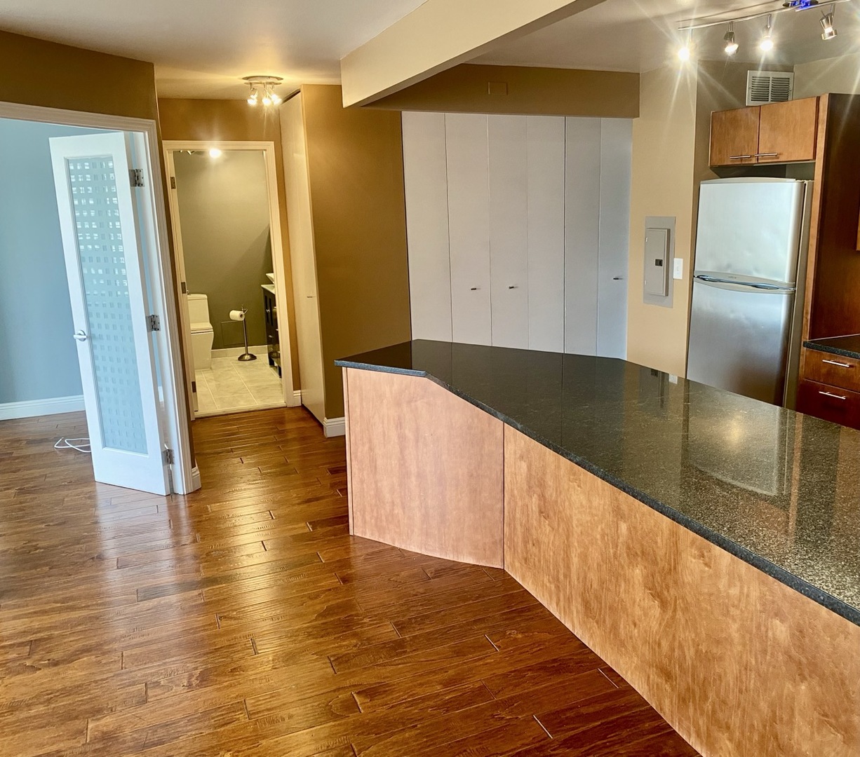 3930 N Pine Grove Avenue #514, Chicago, IL 60613