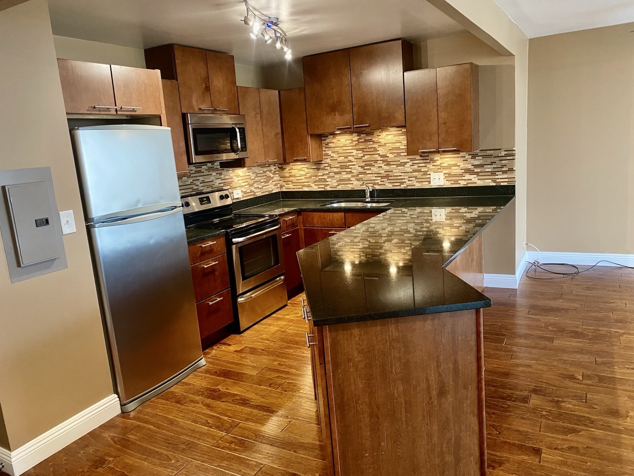 3930 N Pine Grove Avenue #514, Chicago, IL 60613