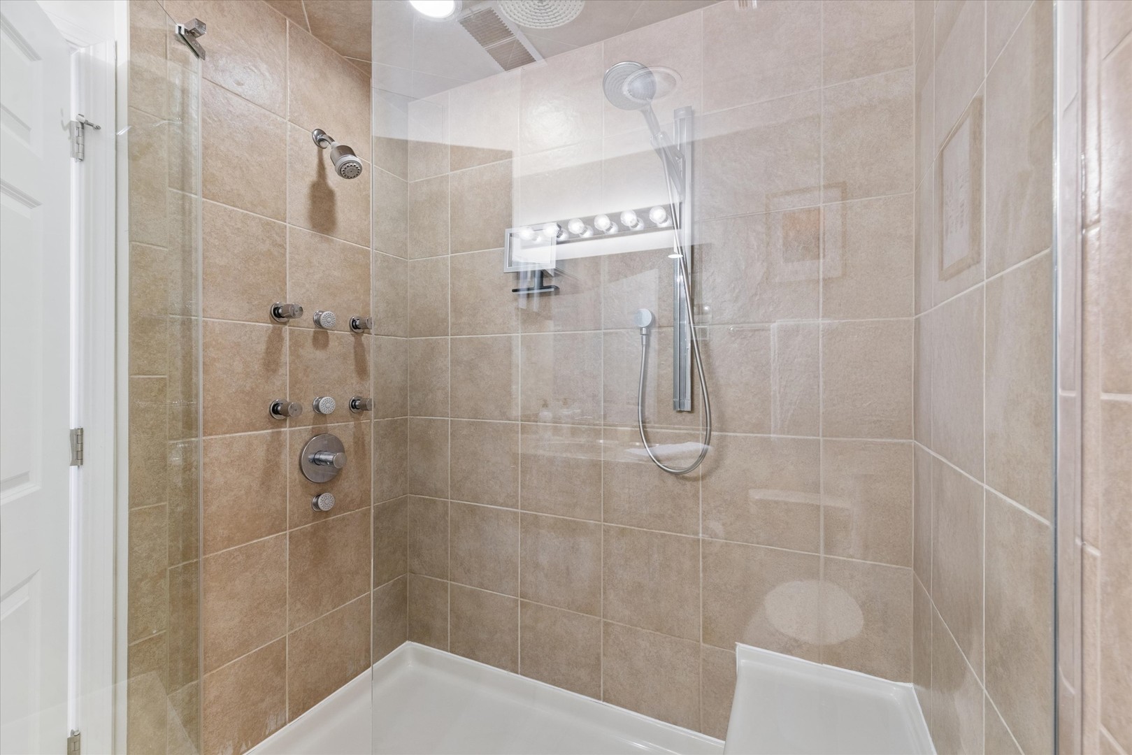 2025 S Indiana Avenue #209, Chicago, IL 60616