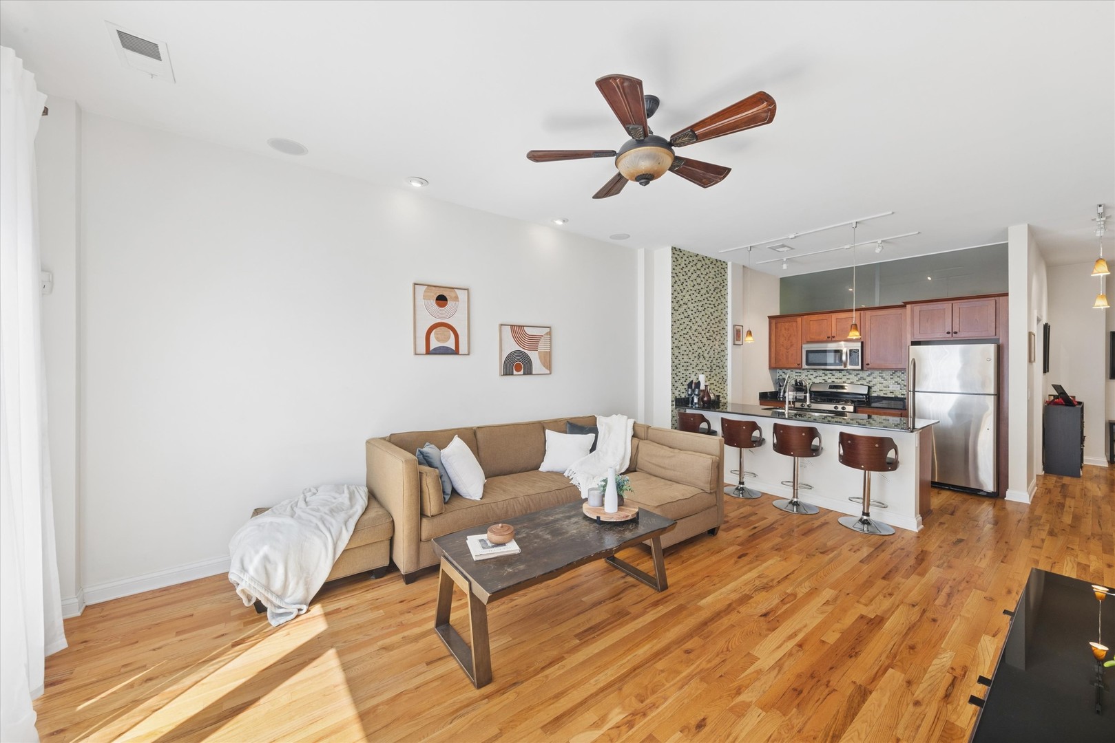 2025 S Indiana Avenue #209, Chicago, IL 60616