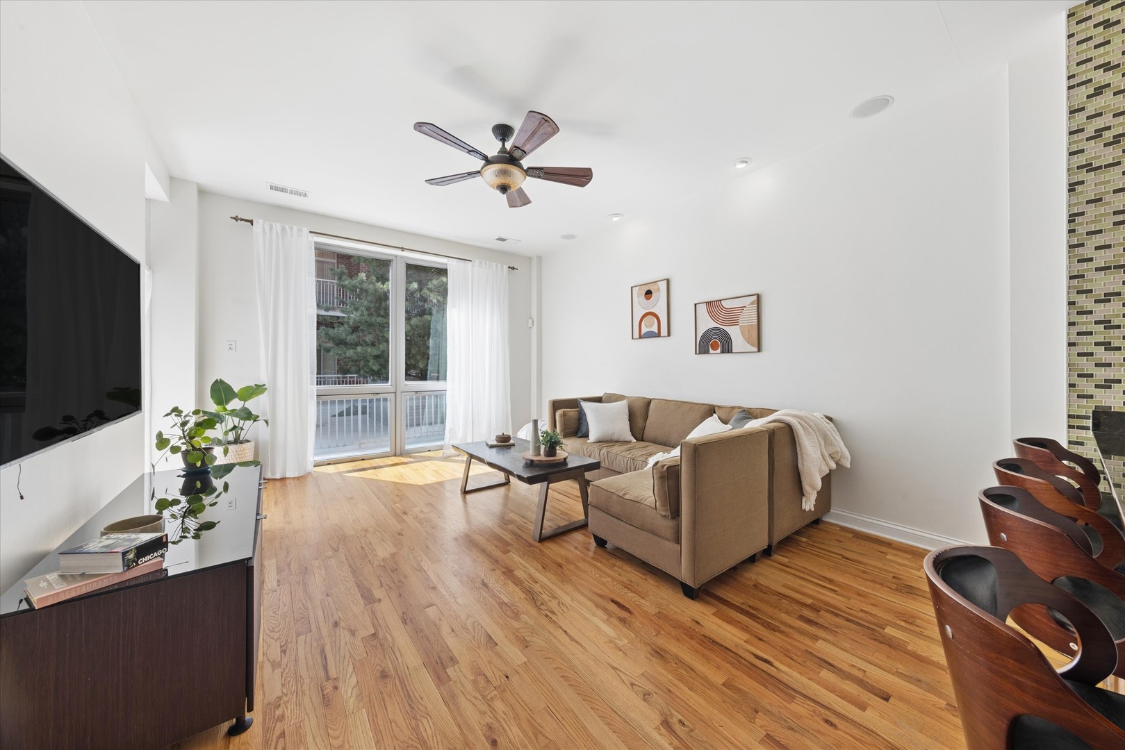 2025 S Indiana Avenue #209, Chicago, IL 60616