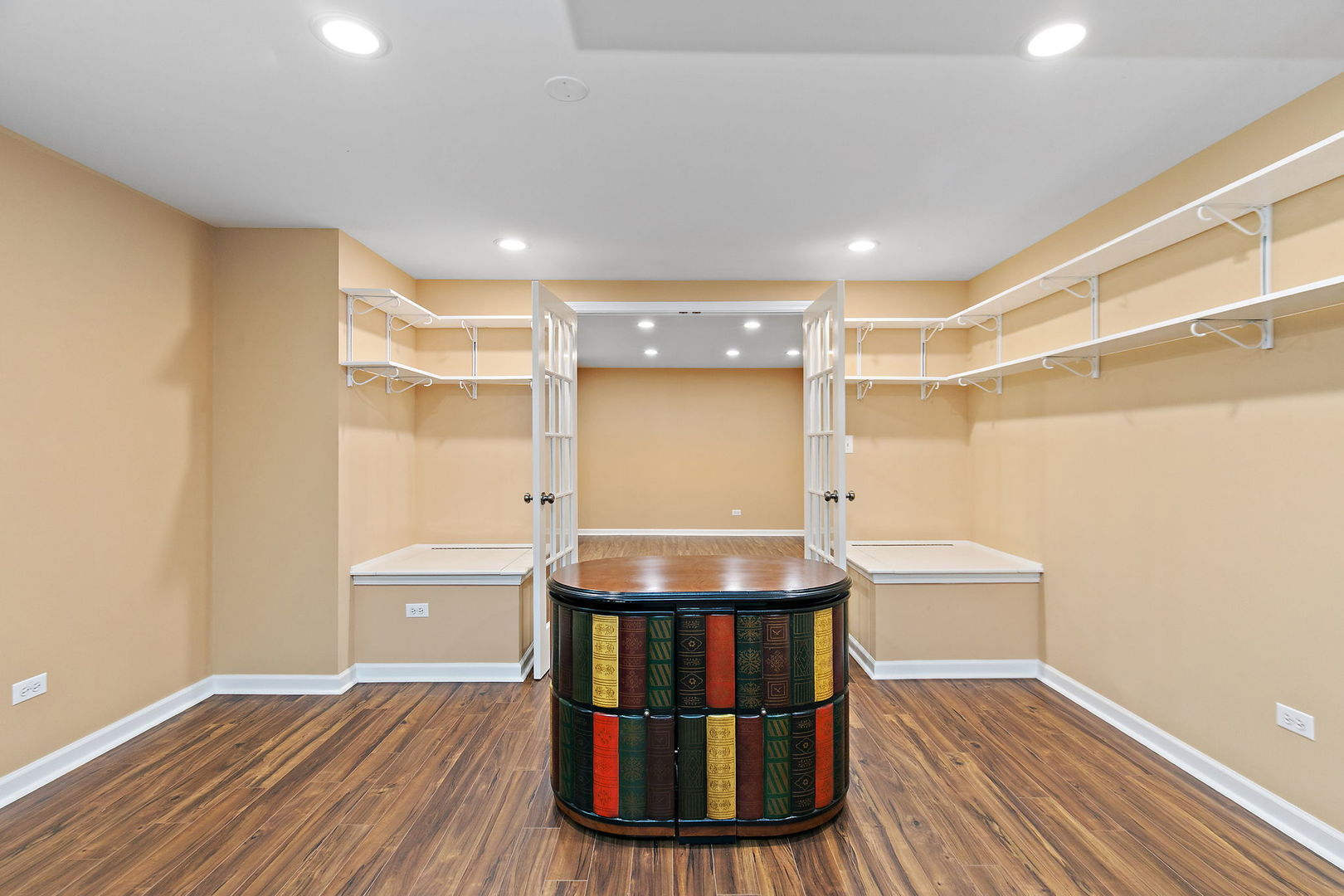 2744 MOUTRAY Lane, North Aurora, IL 60542