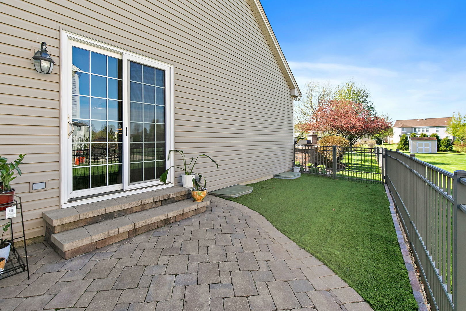 2744 MOUTRAY Lane, North Aurora, IL 60542