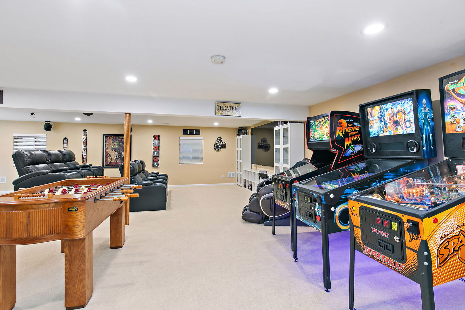 2744 MOUTRAY Lane, North Aurora, IL 60542