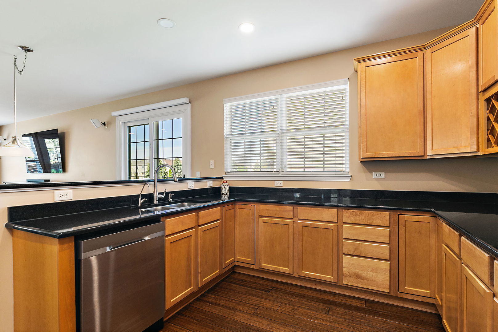 2744 MOUTRAY Lane, North Aurora, IL 60542