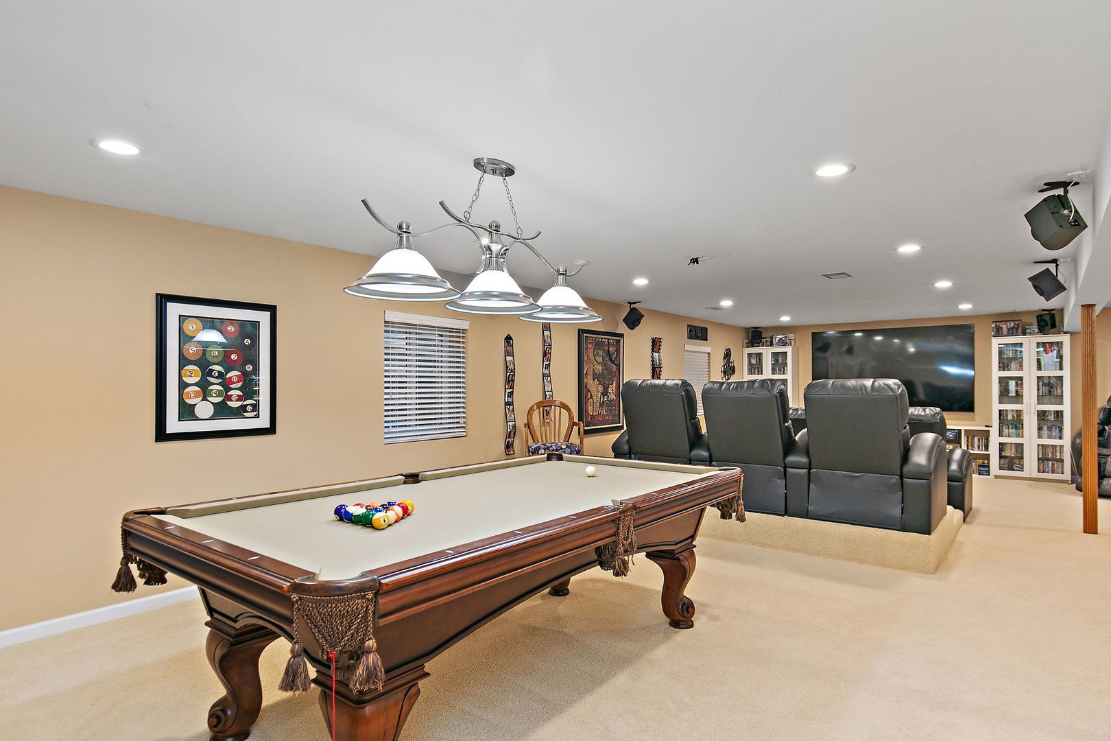 2744 MOUTRAY Lane, North Aurora, IL 60542