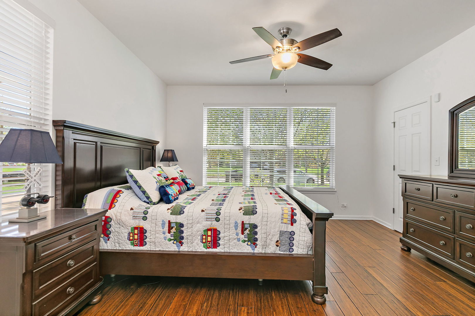 2744 MOUTRAY Lane, North Aurora, IL 60542